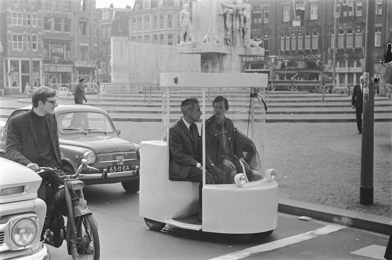 Vervoer en internet: het huwelijk tussen Uber en de Provo's